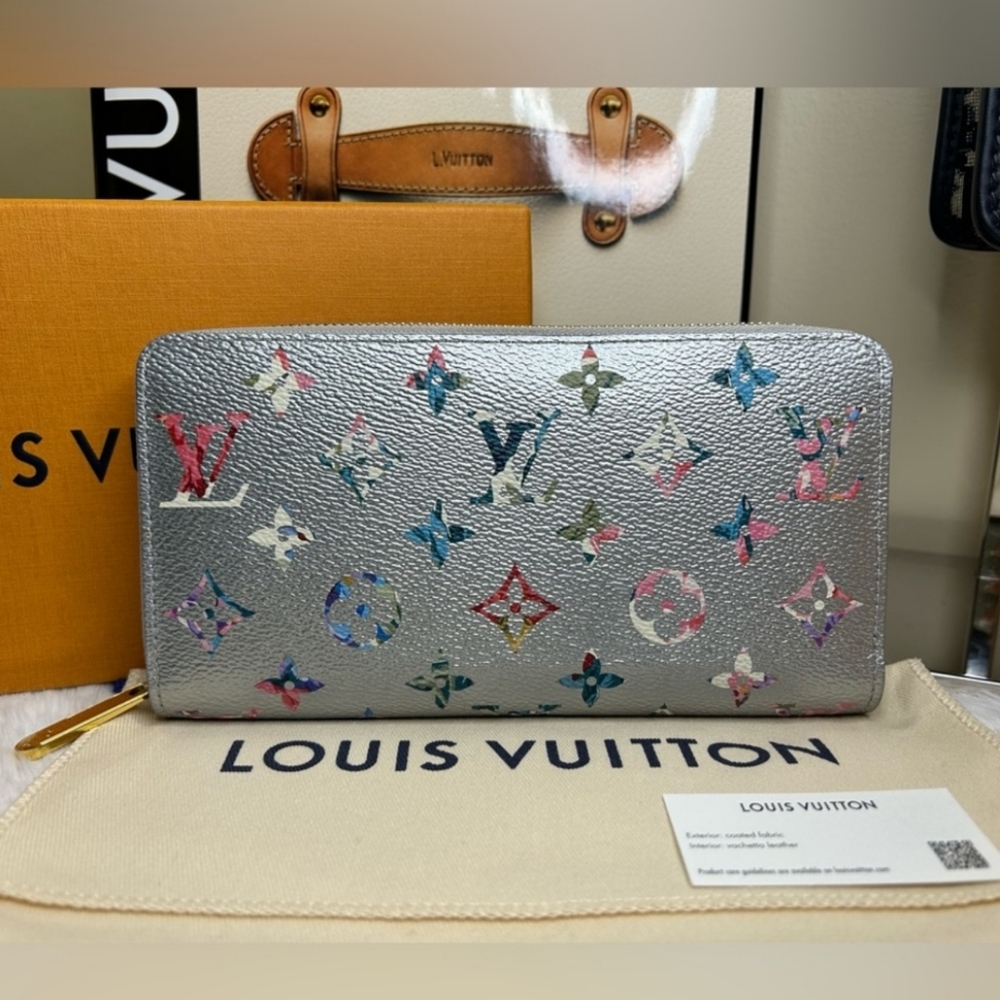 Louis Vuitton•Garden Monogram Zippy Wallet - RARE 🦄
